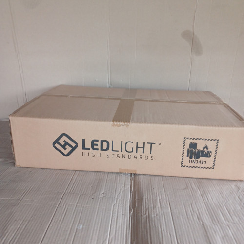 Вуличний ліхтар Azaris IP66 на сонячній батареї 1200 Вт